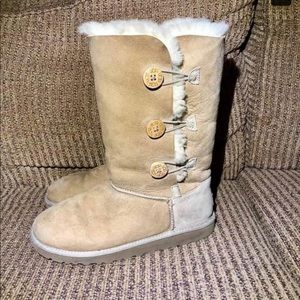 UGG BAILEY BUTTON TRIPLET SAND SUEDE BOOTS